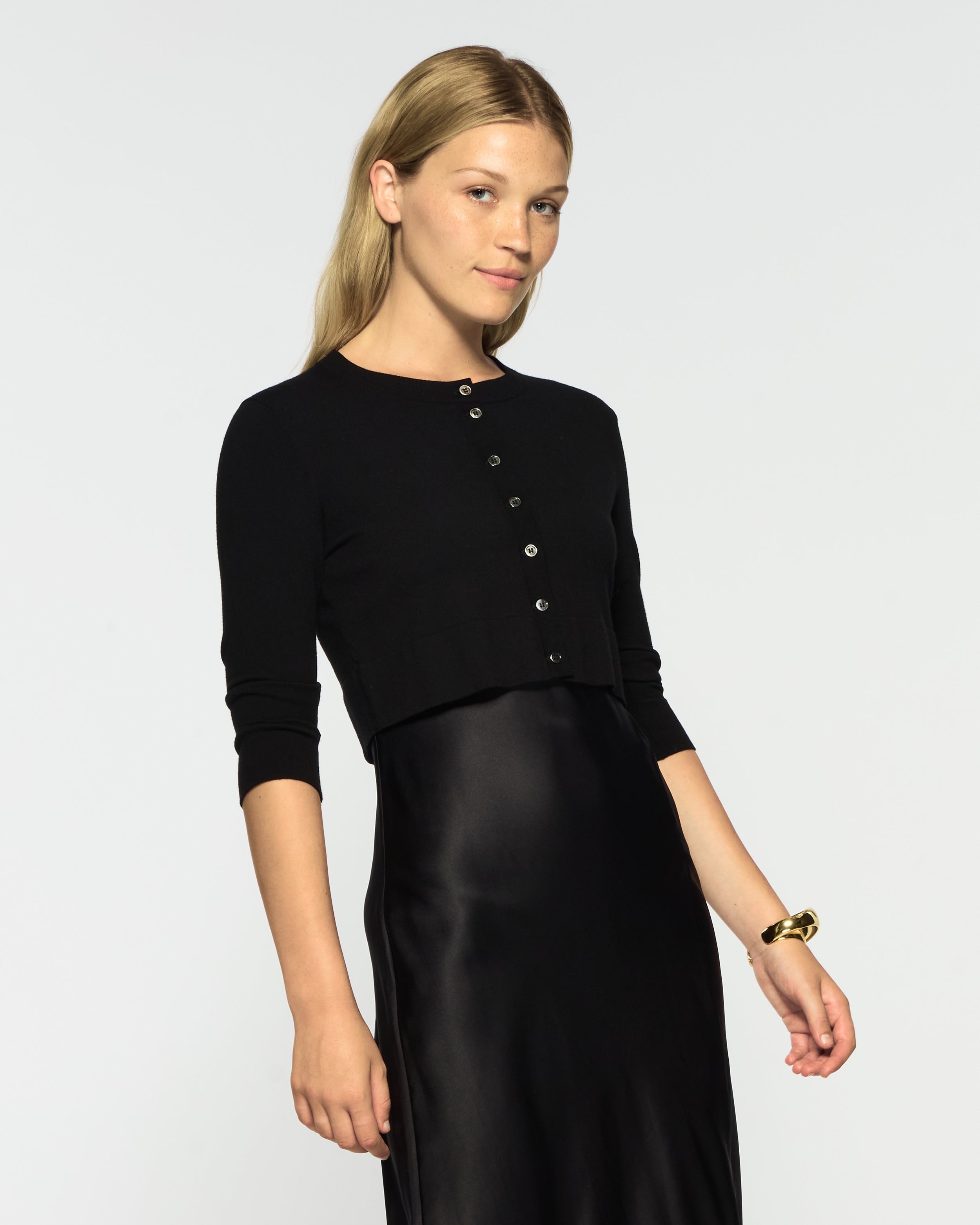 Fitted Cropped Cardigan - Black