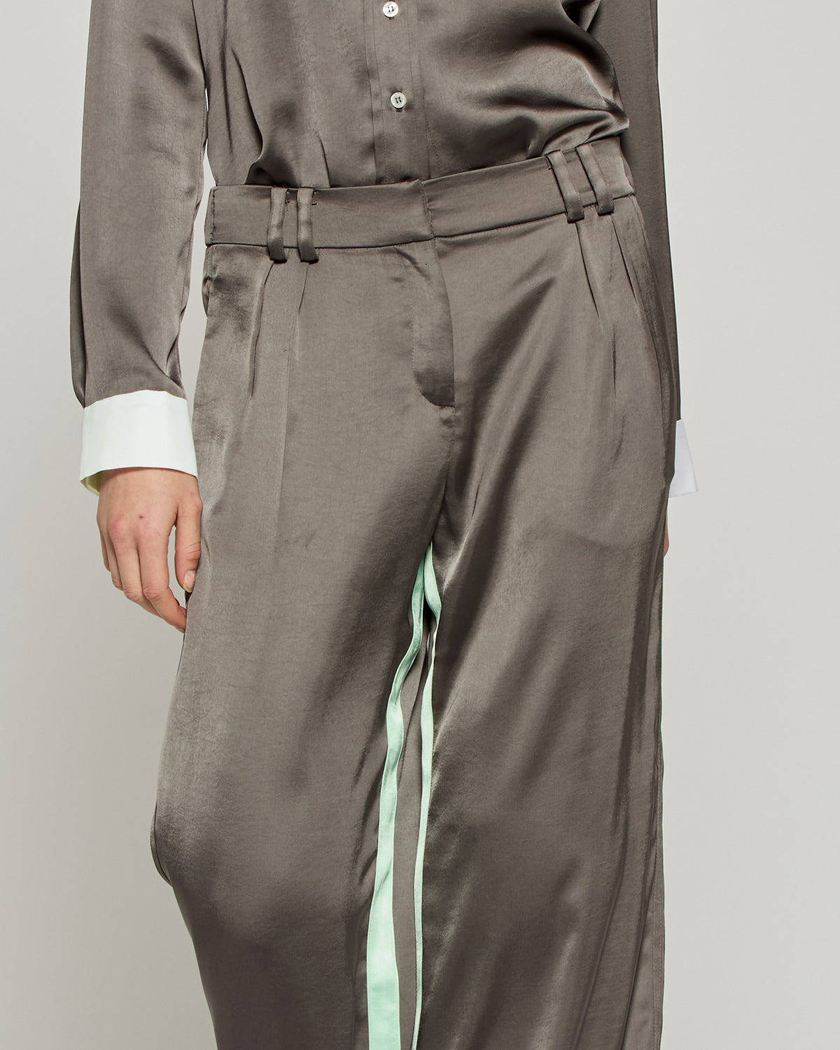 Satin Boyfriend Trouser '25 - Charcoal