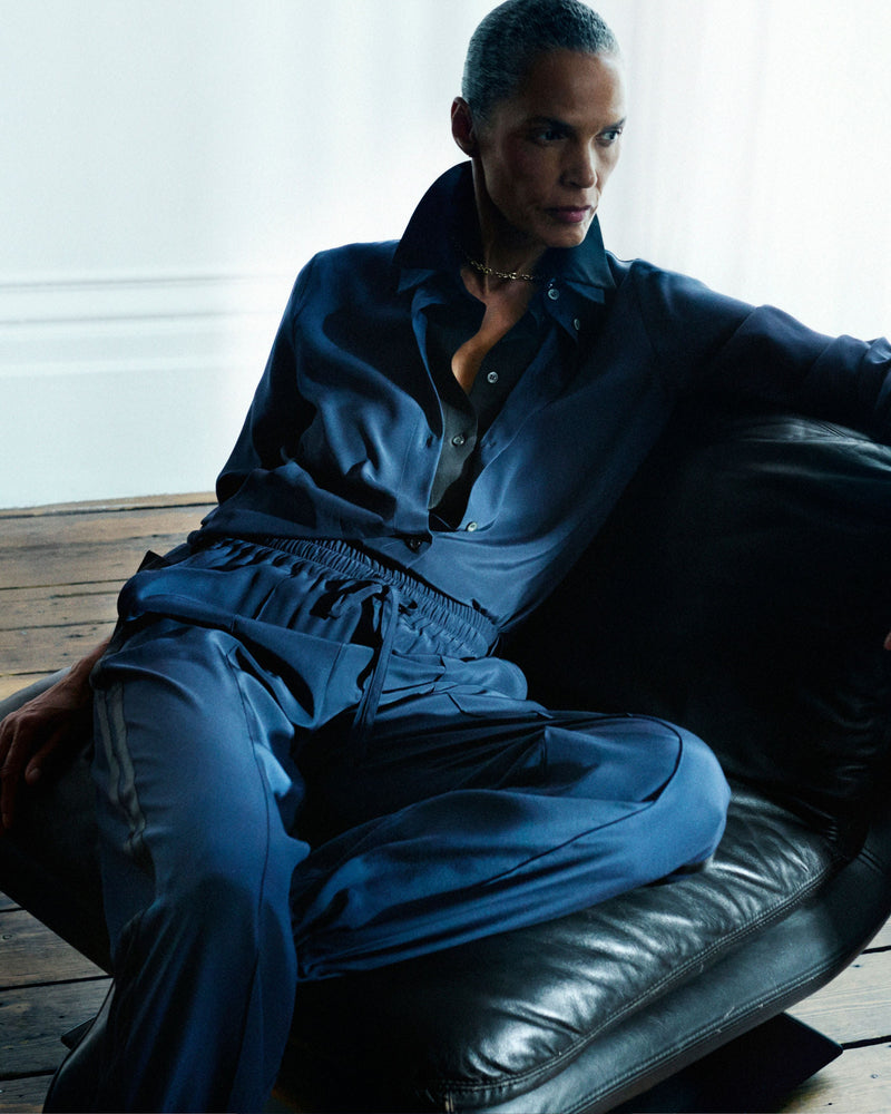 Silk Icon Jogger - Navy Blue picture #1