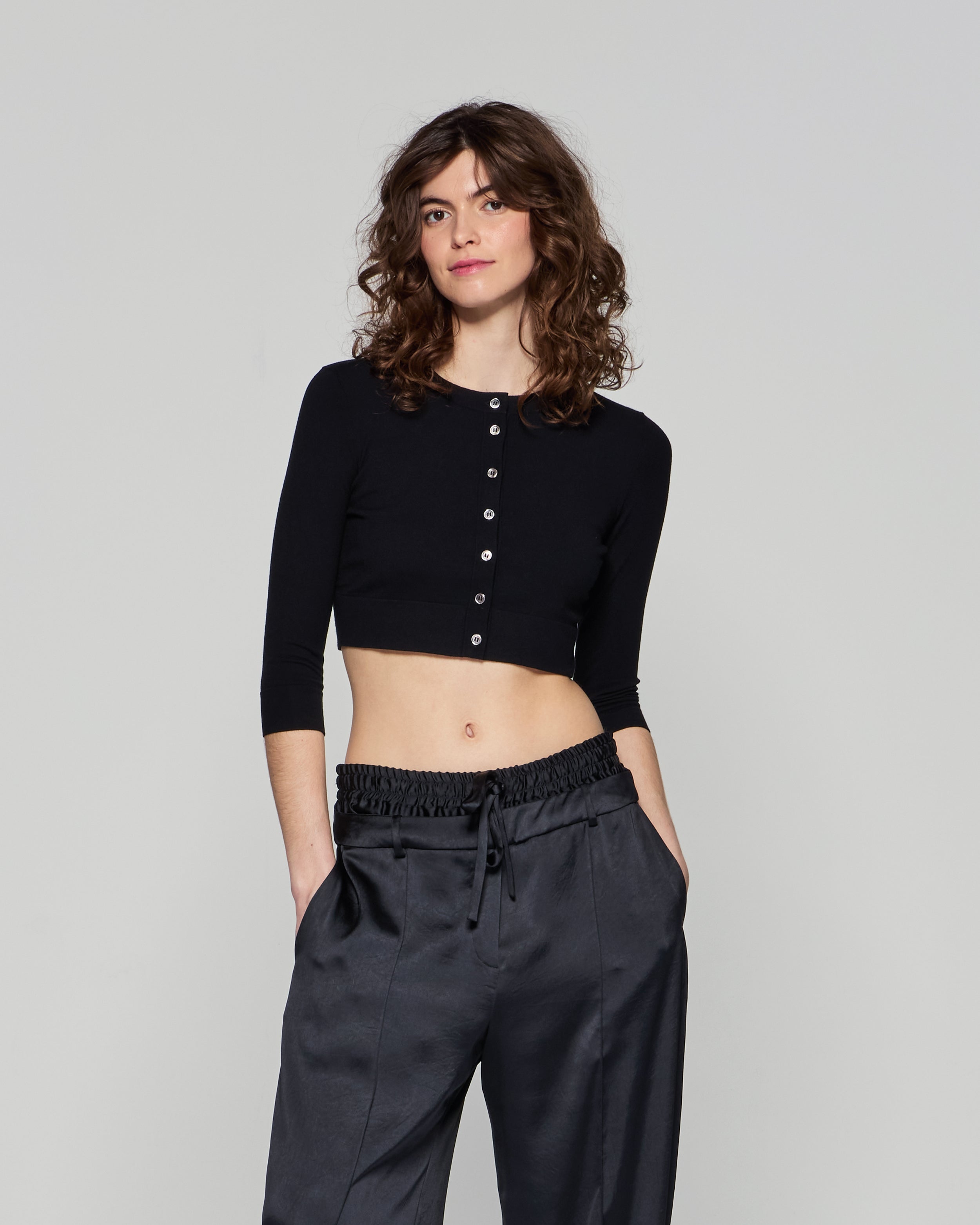 Fitted Cropped Cardigan - Black