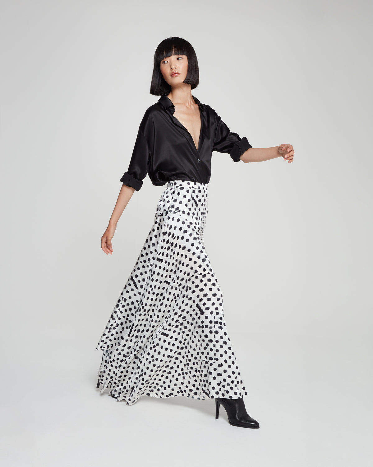 Graphic Polka Dot Asymmetric Maxi Skirt - White/Black