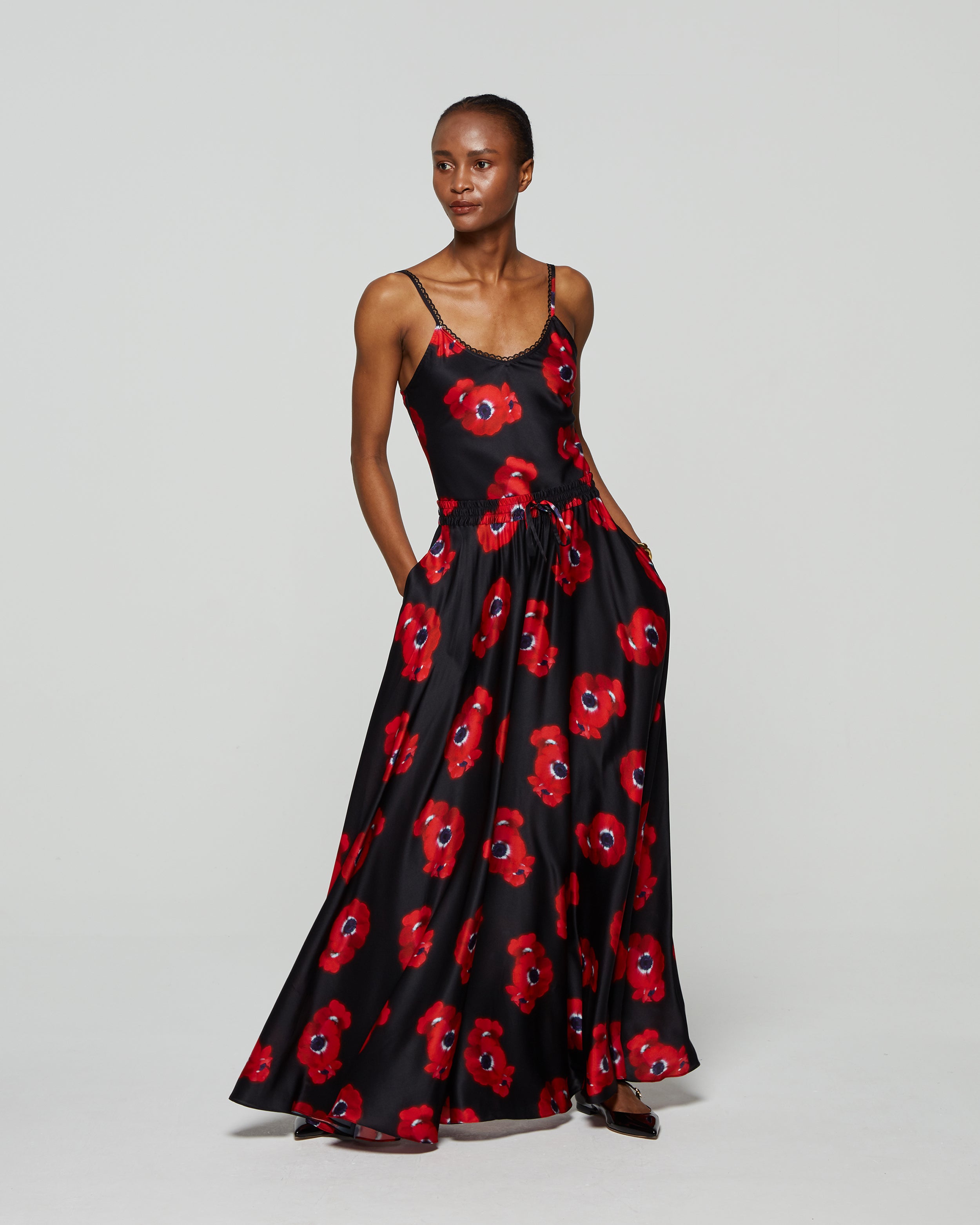 Graphic Poppy Full Maxi Skirt - Black/Red