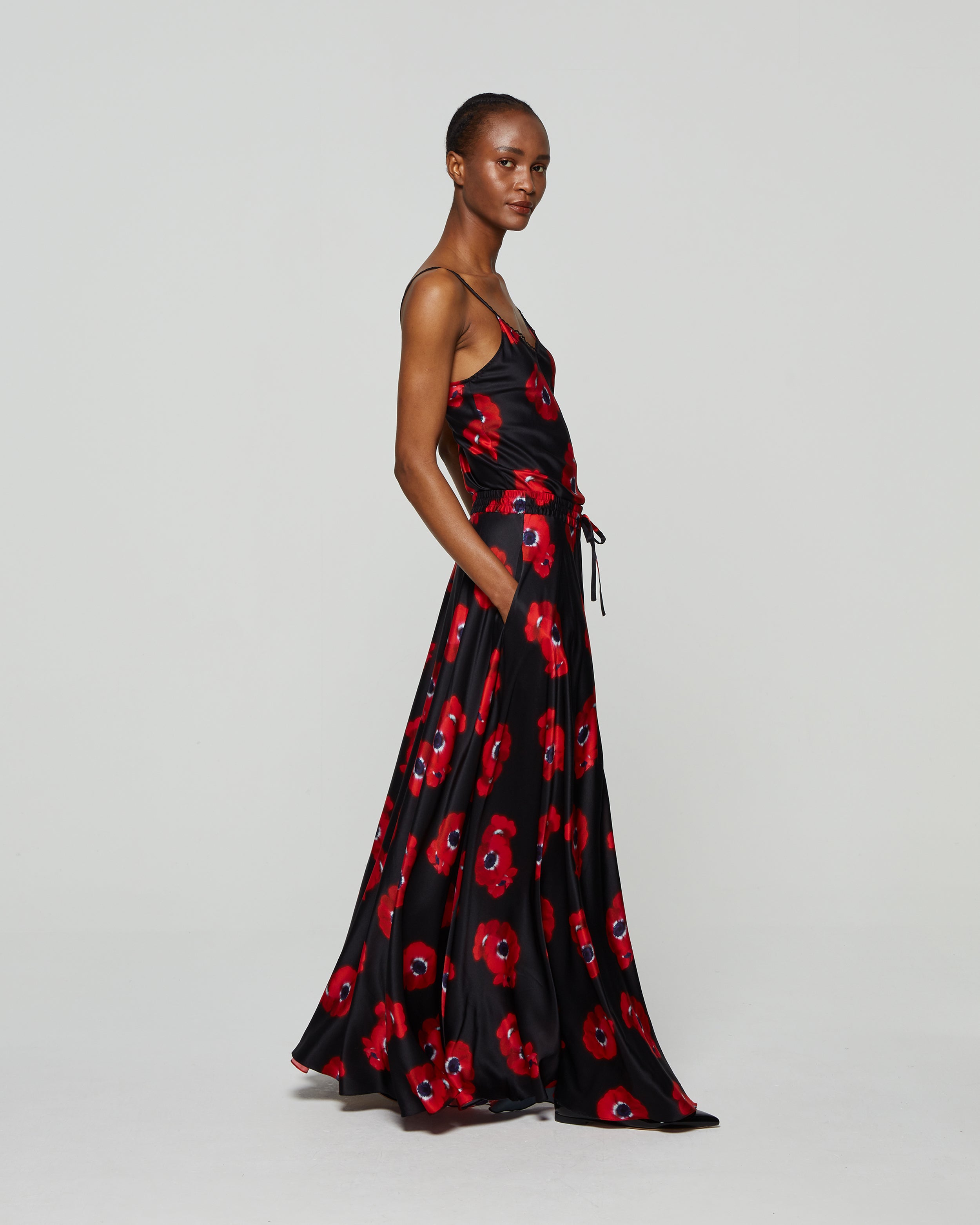 Graphic Poppy Full Maxi Skirt - Black/Red