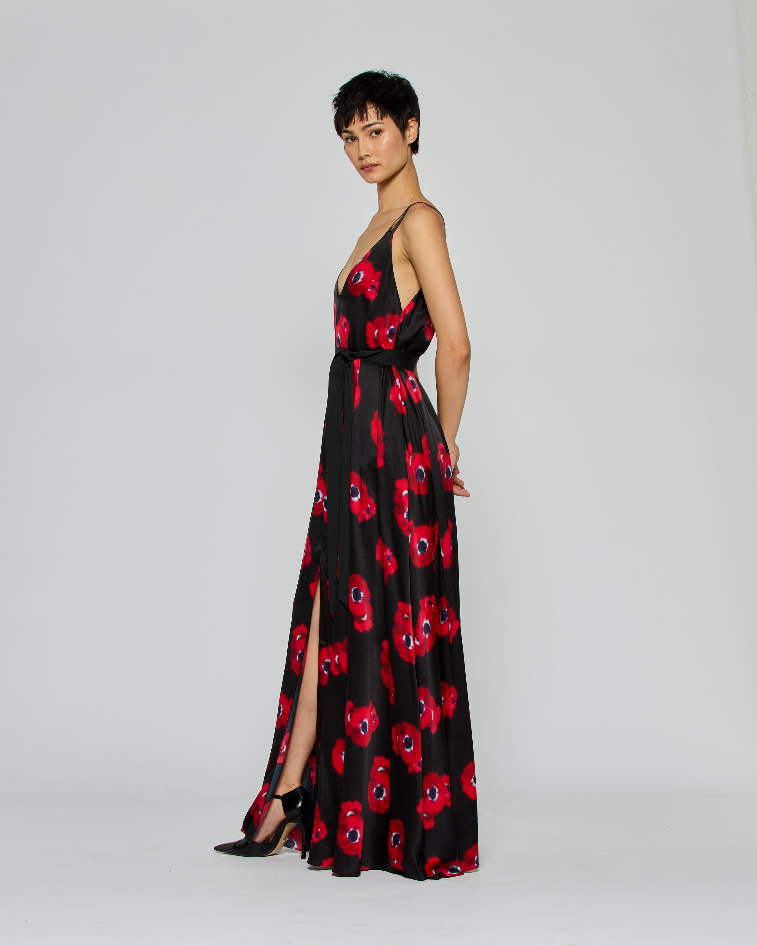 Graphic Poppy Ibiza Dress '24 - Black/Red